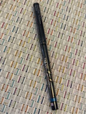 Shades by Shan gel eyeliner Berry Blue